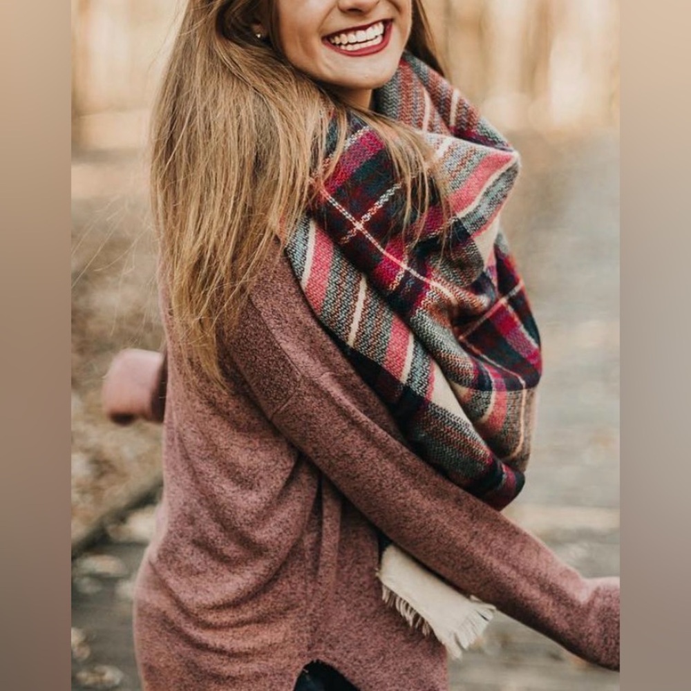 Cozy Plaid Blanket Scarf - Women’s OS